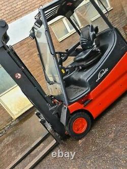 2.0t Linde 4 Wheel Forklift Truck E20-02 Available for Local Rental or HP