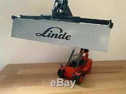 Conrad Linde Container Reach Stacker forklift truck fork lift + Metal container