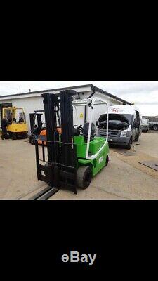 Electric forklift truck 2.5 tonne capacity. Cesab Not Toyota Nissan Linde