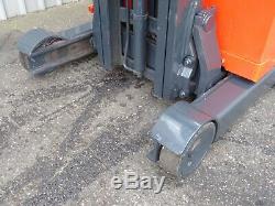 LINDE R10c USED ELECTRIC REACH FORKLIFT TRUCK. (#2492)
