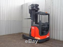 LINDE R20s USED ELECTRIC REACH FORKLIFT TRUCK. (#2305)