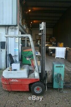 Linde 1.2 ton, 3 wheel electric Fork Lift Truck