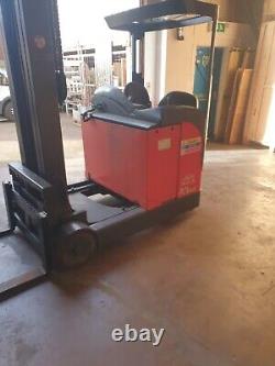 Linde R20 Electric Reach Truck/Narrow Aisle Forklifts/ 7.5 Meters Lift Height