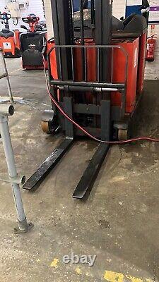 Linde R20S Electric Reach Truck/Narrow Aisle Forklifts/ 6.8 Meters Lift Height