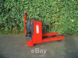 Linde T20 electric power pallet truck / forklift-With Only 2 Hours