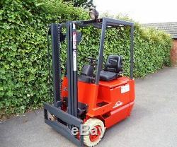 Linde electric counterbalance forklift truck