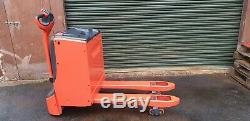 Linde t20 1152 electric pallet truck euro spec 2000kg capacity 2012 year