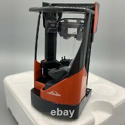 NZG Diecast Model Linde R14 X Electric Reach Truck 125 Includes Pallet 2018