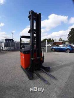 Chariot Élévateur Linde R14 Reach Truck